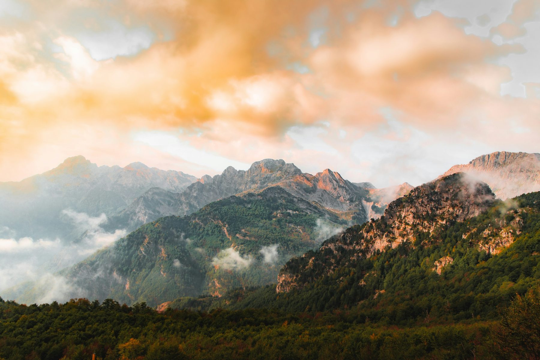 De Albanese Alpen, een bestemming die je bezoekt tijdens deze vakantie in Albanië.