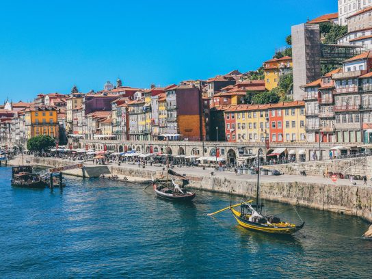 De Portugese stad Porto, waar je onder andere langskomt tijdens het backpacken door Portugal.
