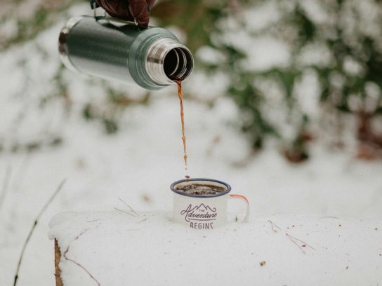 Een groot voordeel van de Stanley Cup thermosfles is dat je drinken lang warm blijft