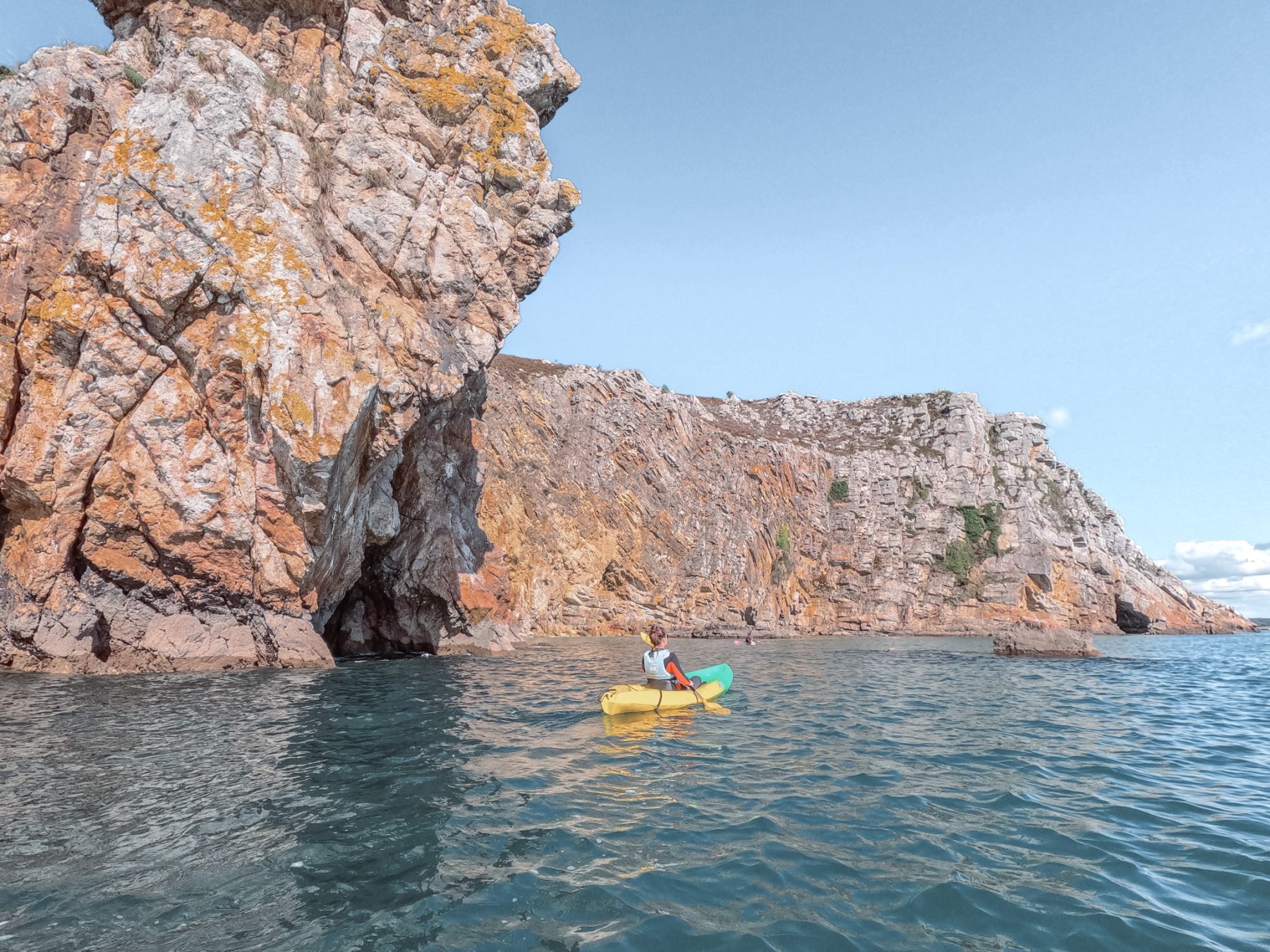 kajakken bij Crozon-Morgat in Bretagne