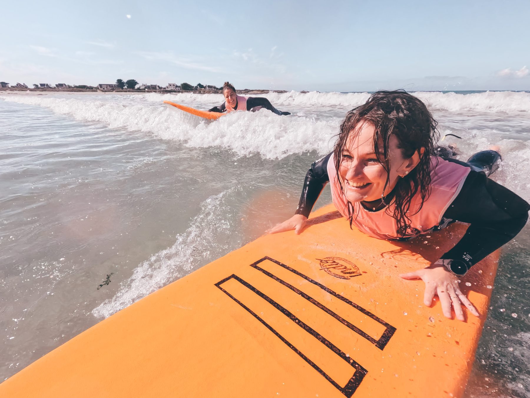 Leren surfen in Bretagne