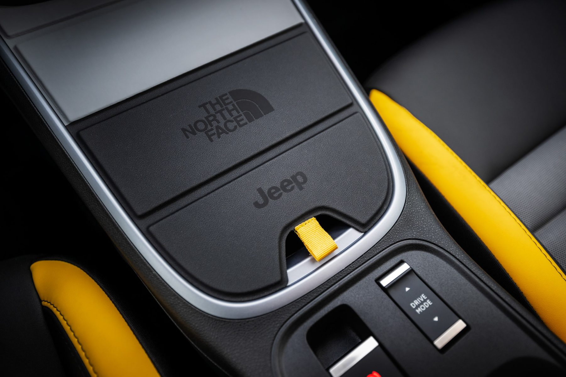 Jeep Avenger 4xe The North Face details